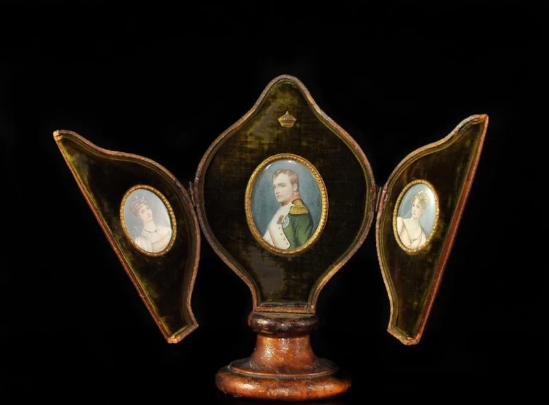 Armand Berton 40 Ritratti ovali napoleonici raffiguranti Napoleone e le sue due mogli Giuseppina e Maria Luisa