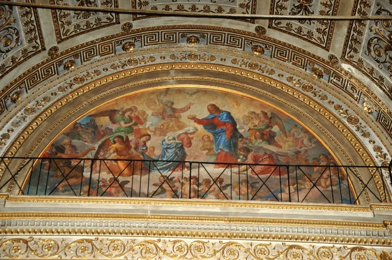 Dipinto murale con l'Incoronazione della Madonna
