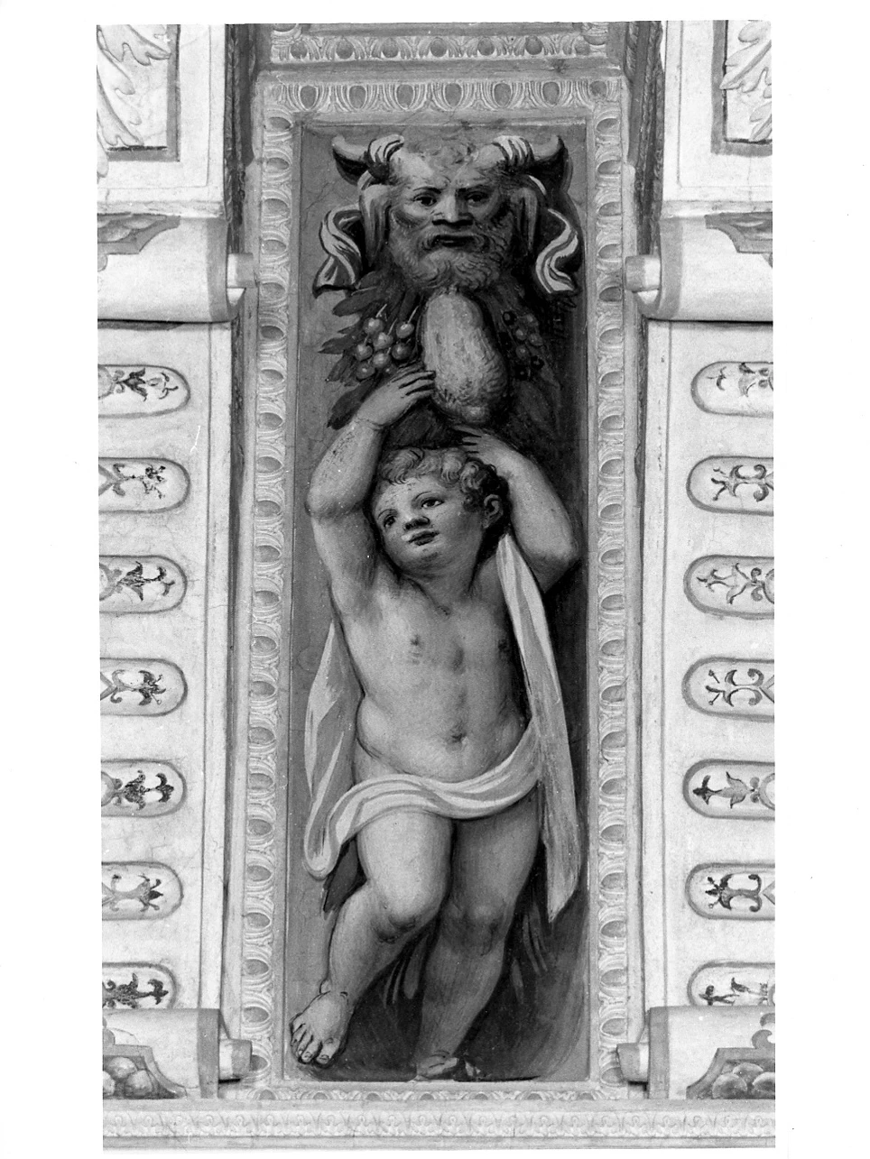 Putto con festone con frutti e mascherone - Rodengo Saiano