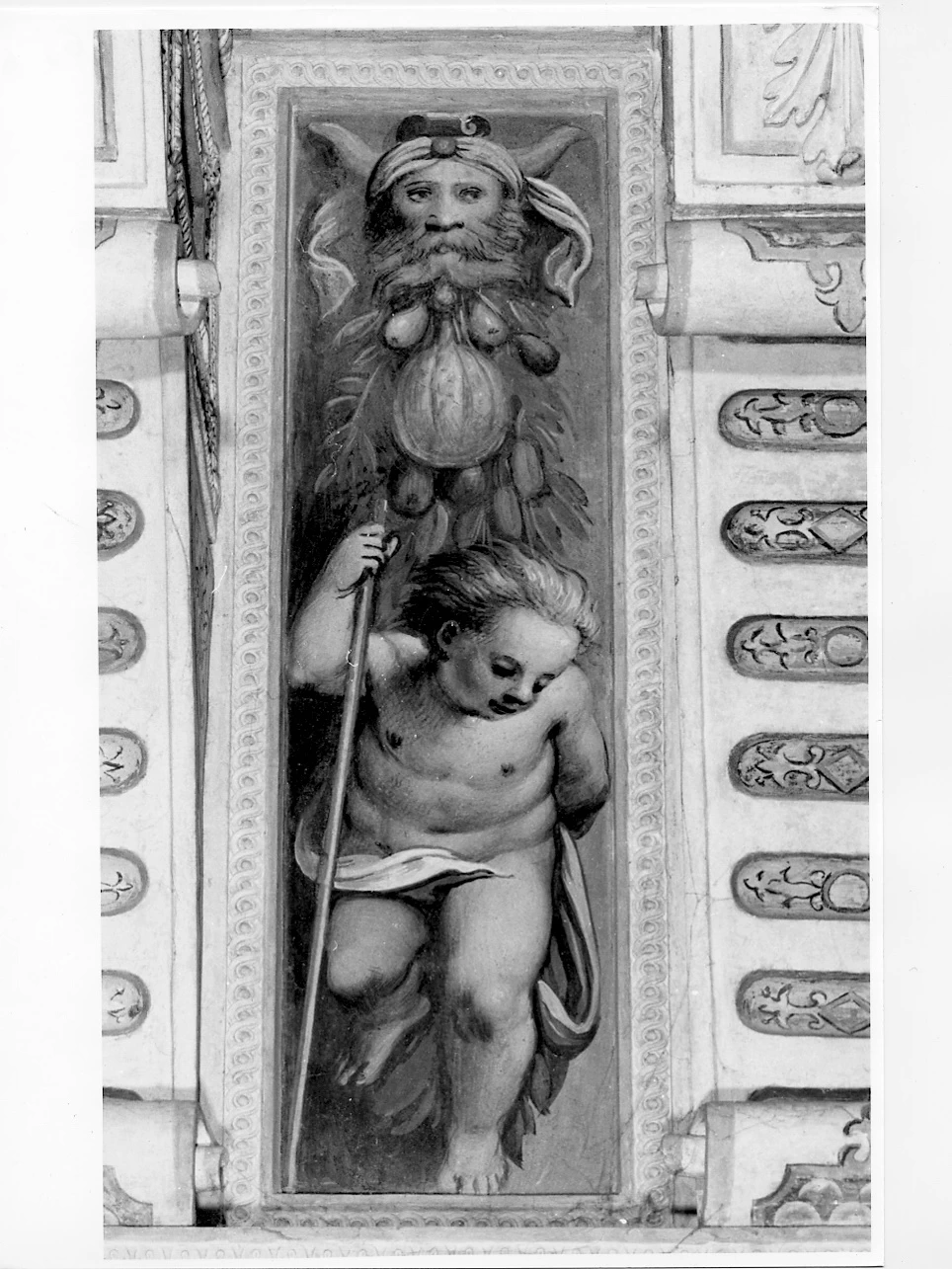 Putto con festone con frutti e mascherone - Rodengo Saiano
