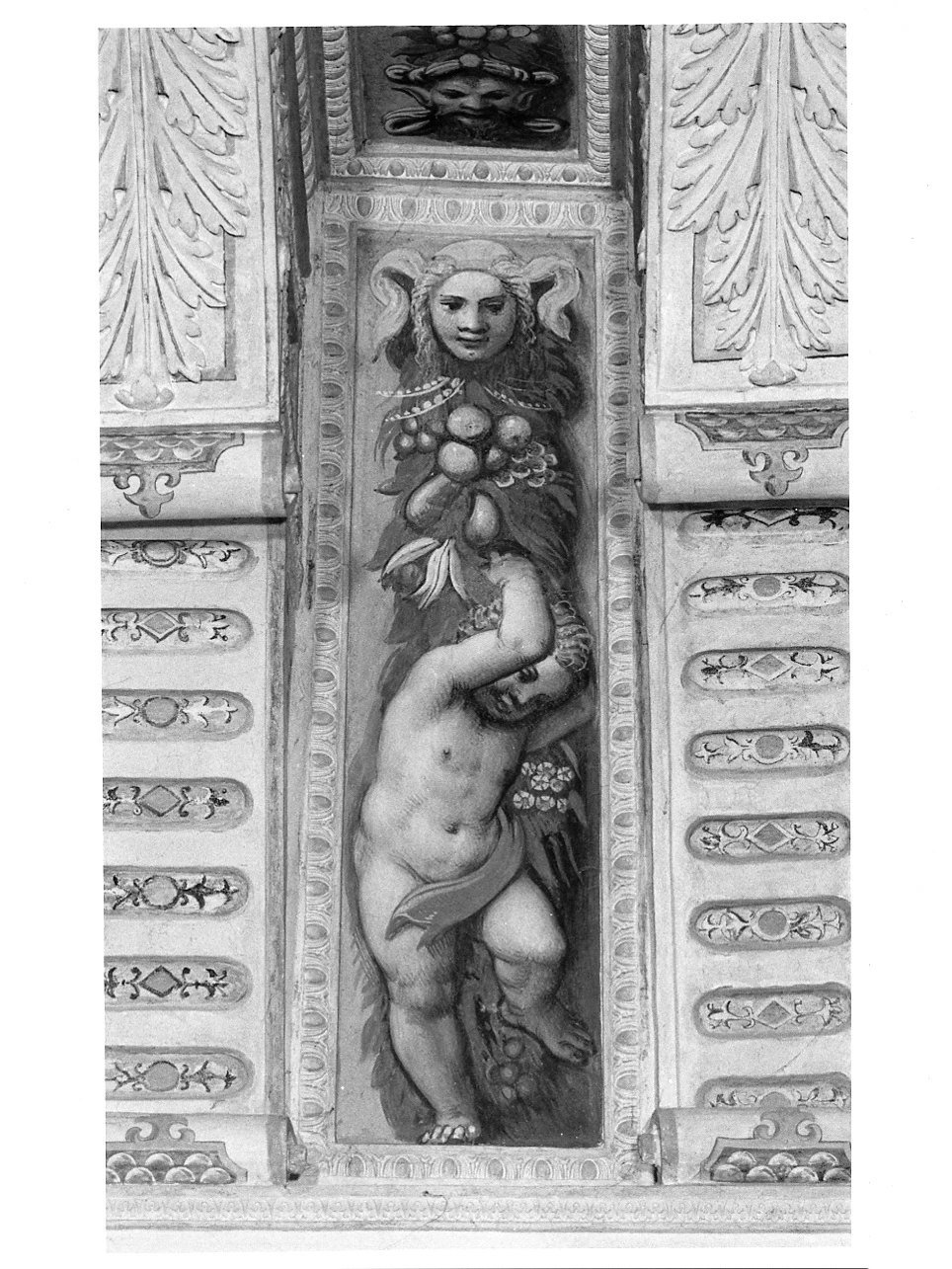 Putto con festone con frutti e mascherone - Rodengo Saiano