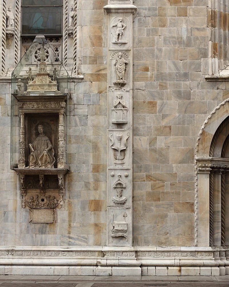 Plinio Nepote sulla facciata del Duomo - Cattedrale di Como